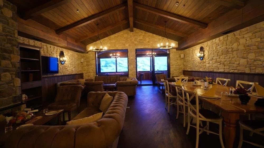 restaurant-cafeteria