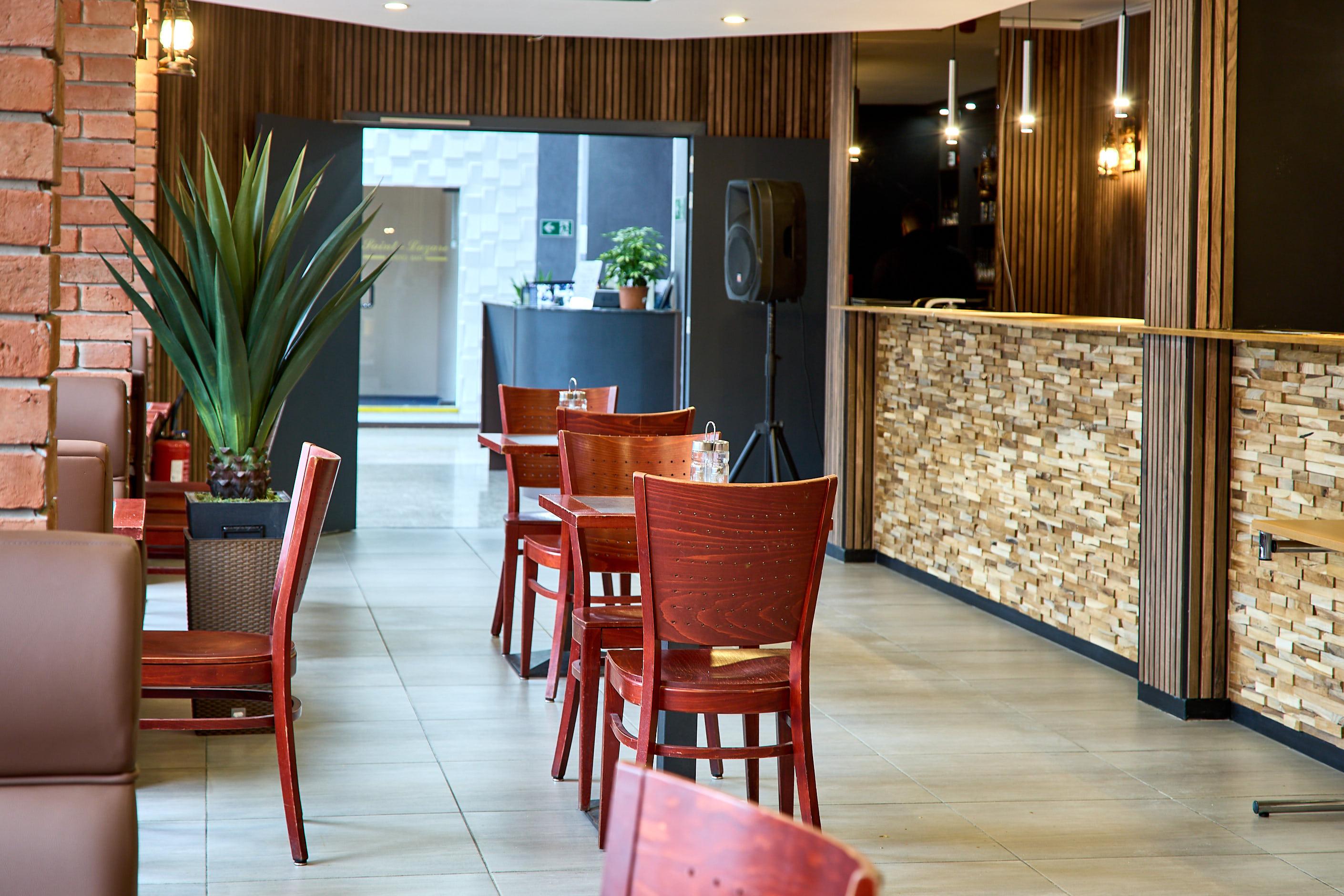restaurant cafeteria