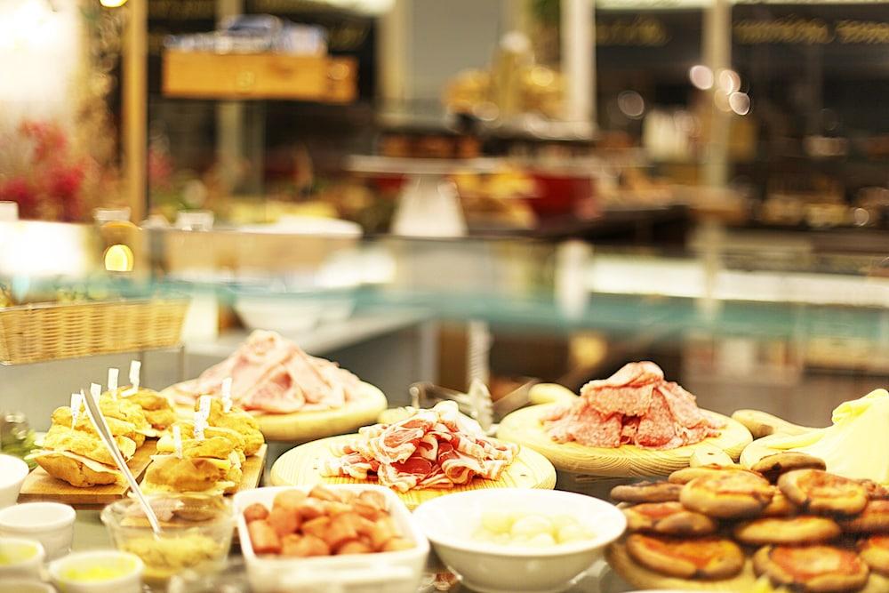 restaurant-cafeteria