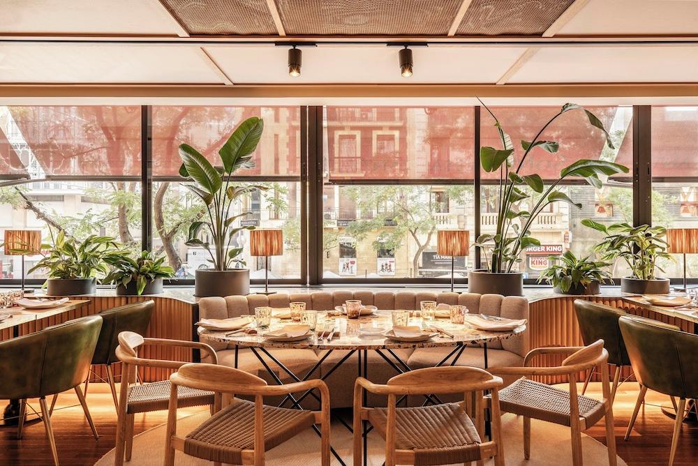 restaurant cafeteria