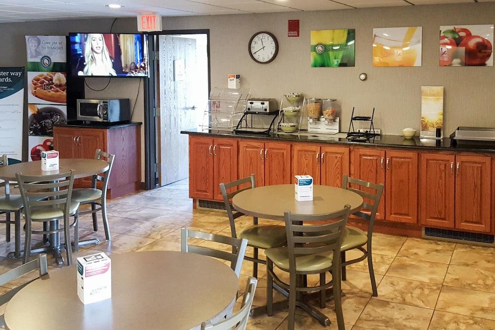 restaurant cafeteria