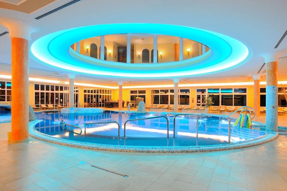 swimming pool spa