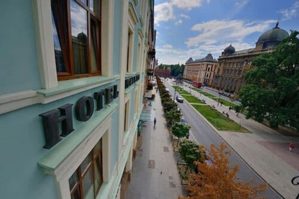 hotel
