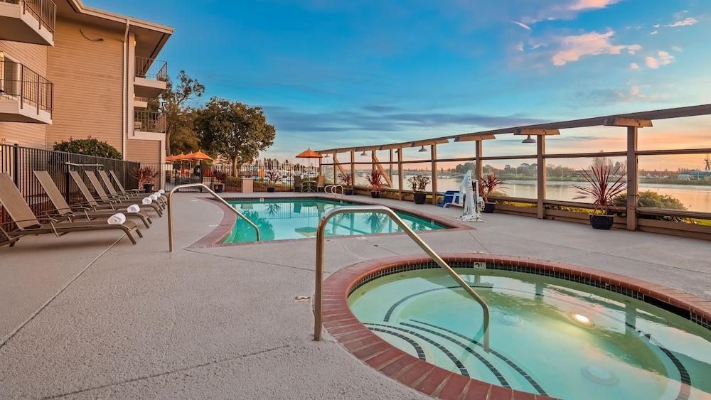 swimming pool spa