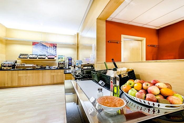restaurant cafeteria