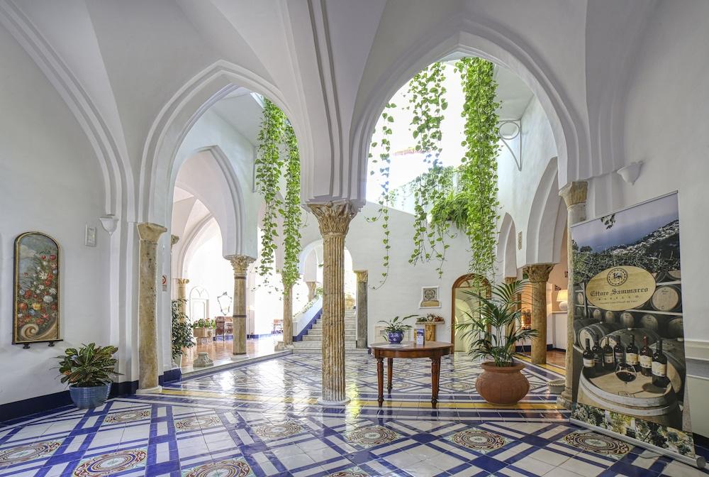 restaurant-cafeteria