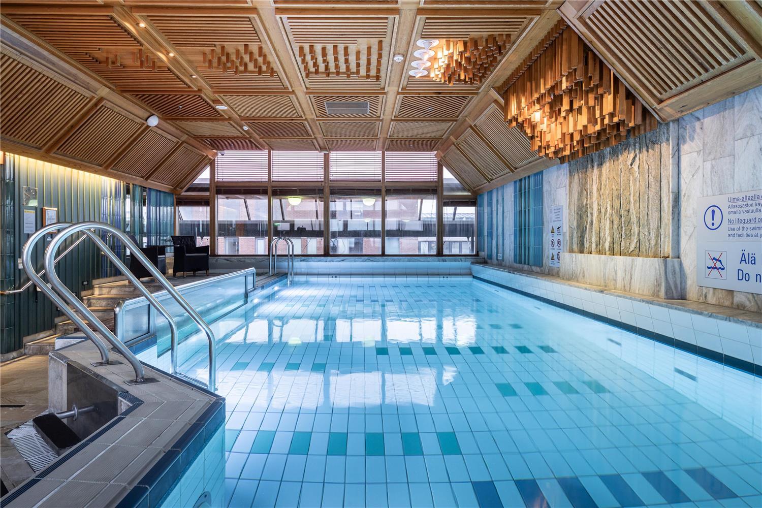 swimming pool spa