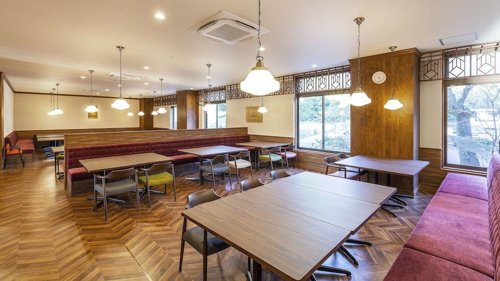 restaurant cafeteria