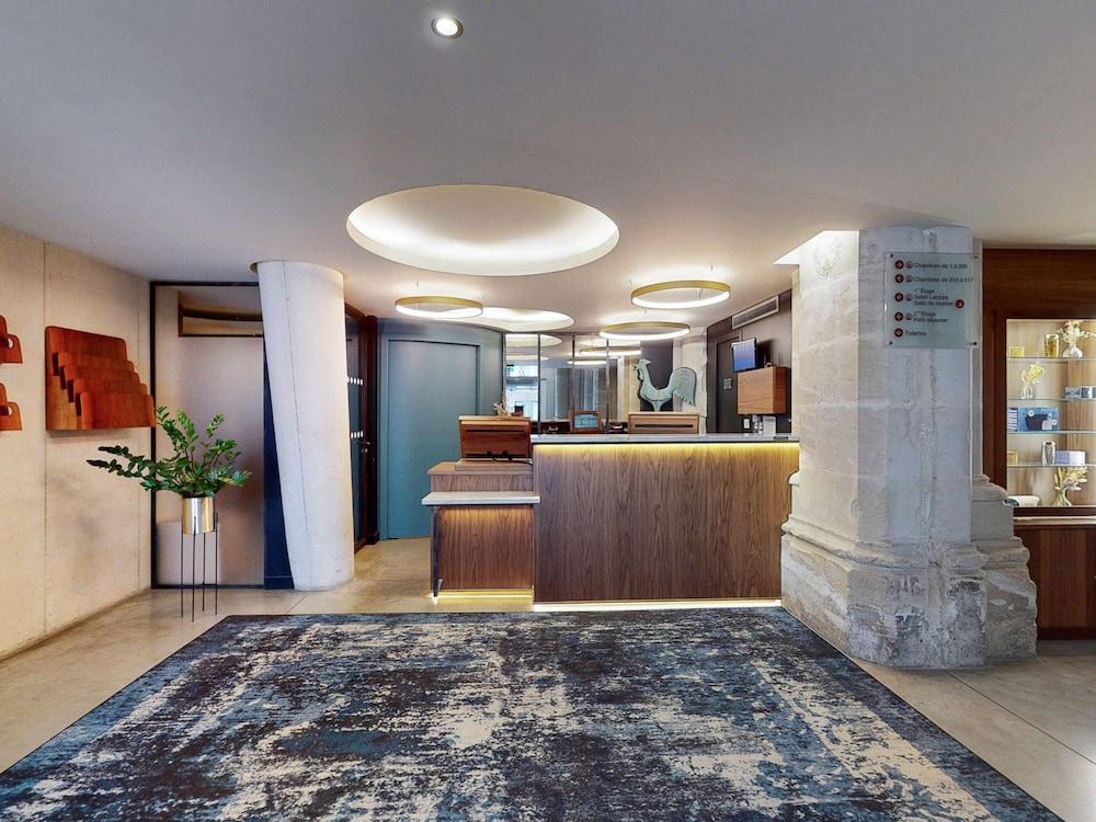 lobby