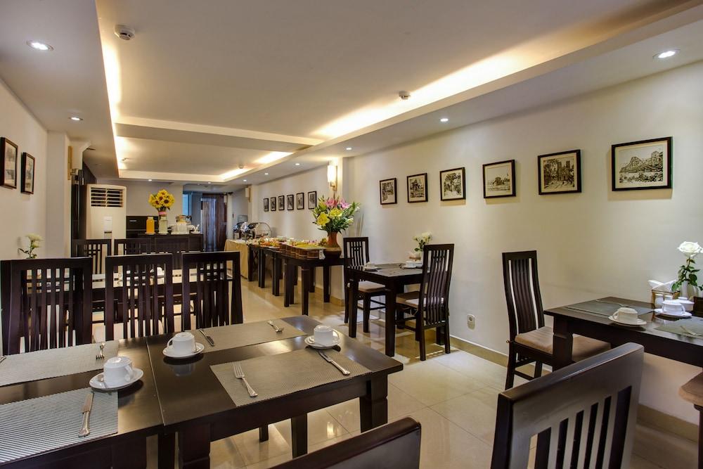 restaurant cafeteria