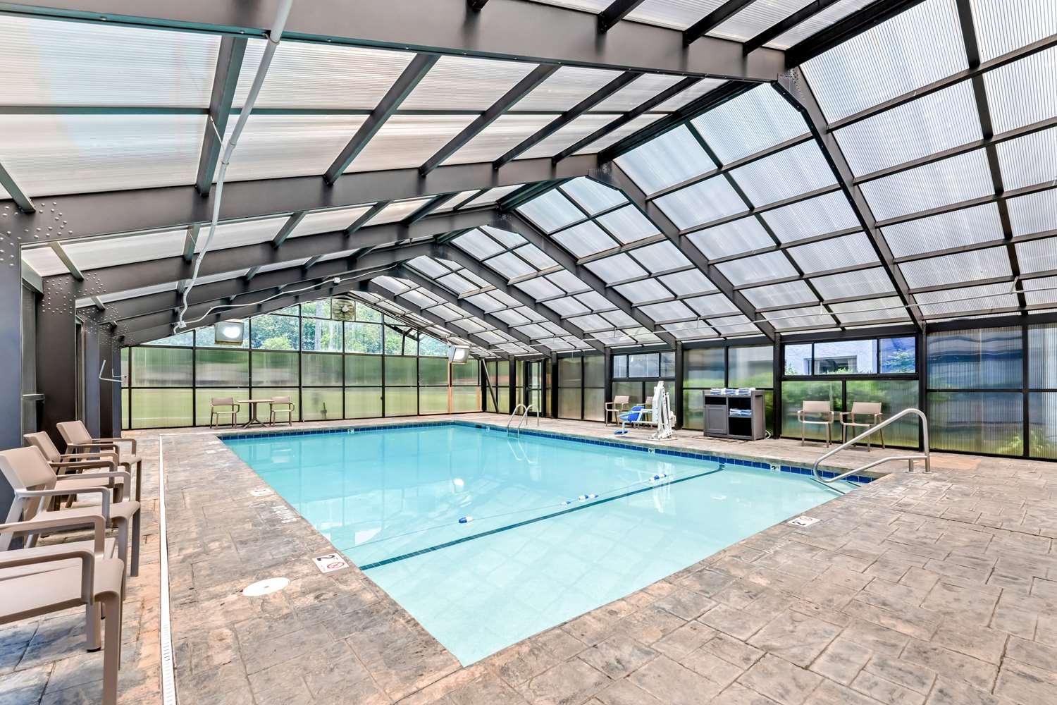 swimming pool spa