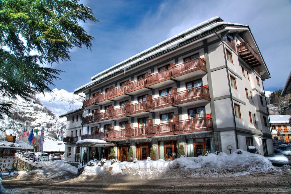 hotel