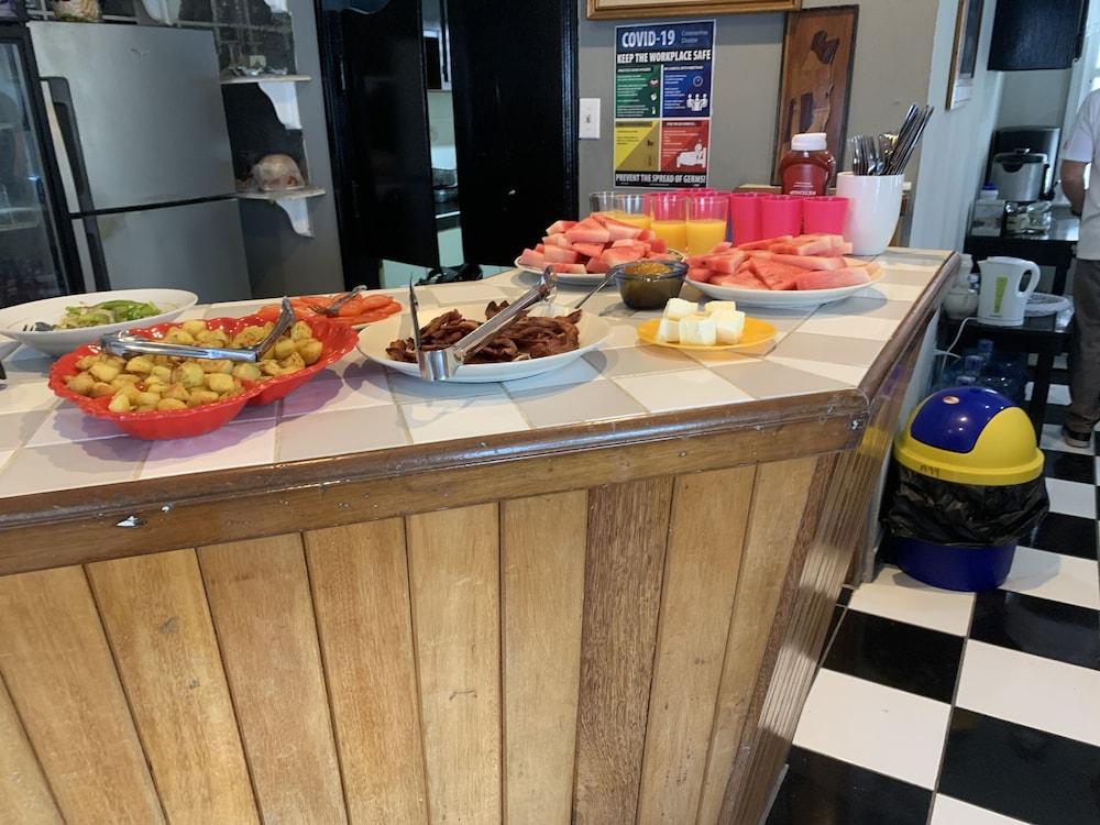 restaurant cafeteria