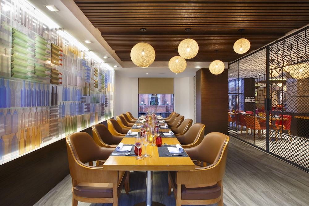 restaurant cafeteria
