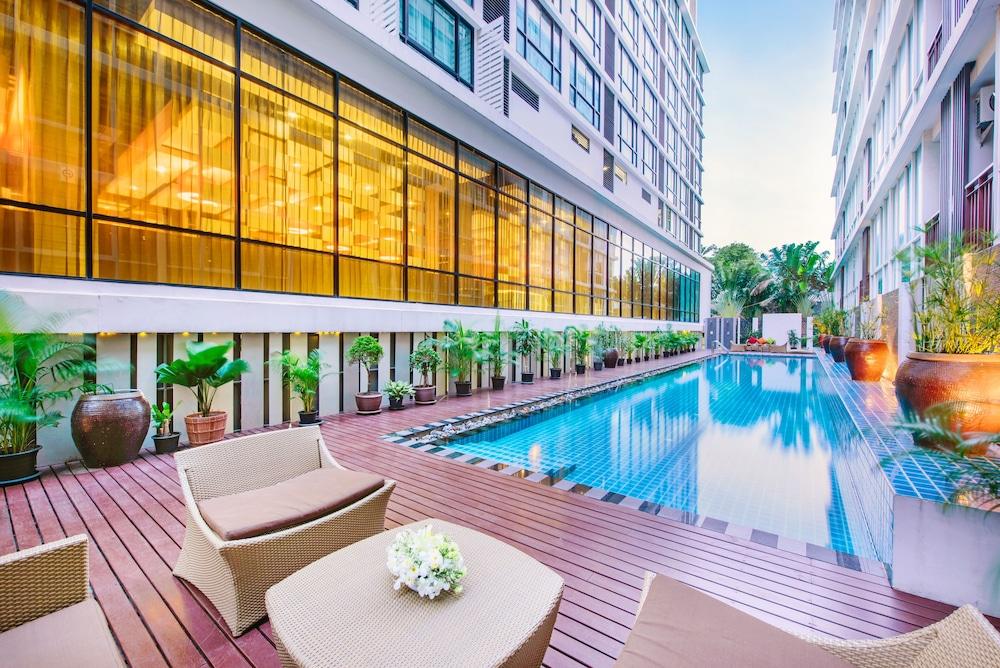 swimming pool spa