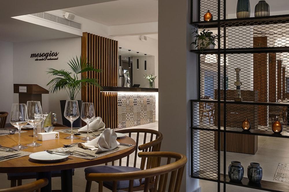 restaurant cafeteria