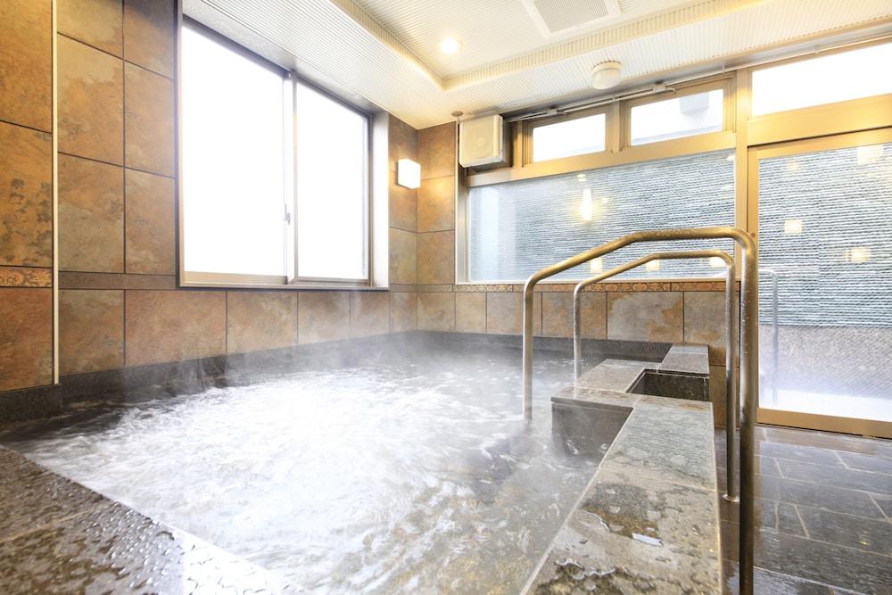 swimming pool spa