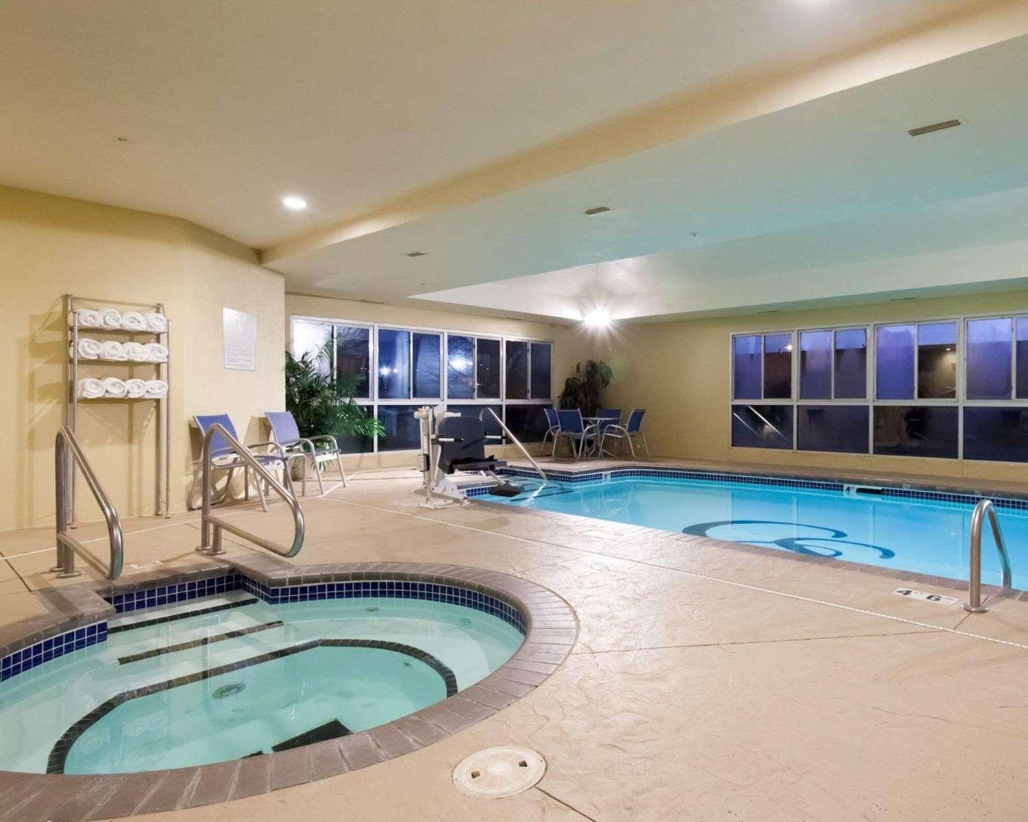 swimming pool spa