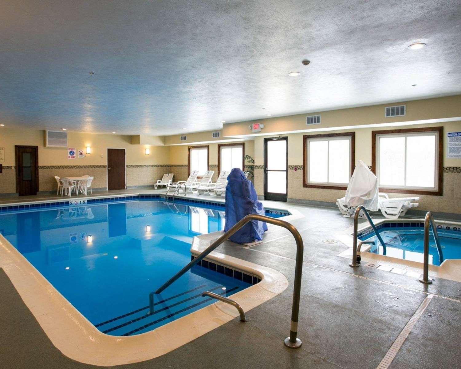 swimming pool spa