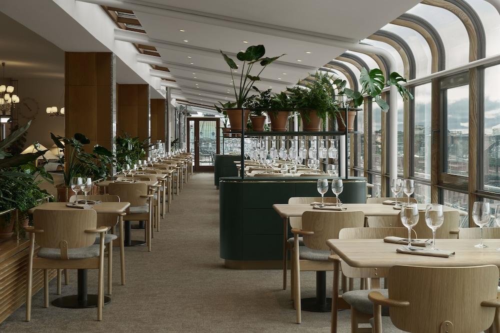 restaurant cafeteria