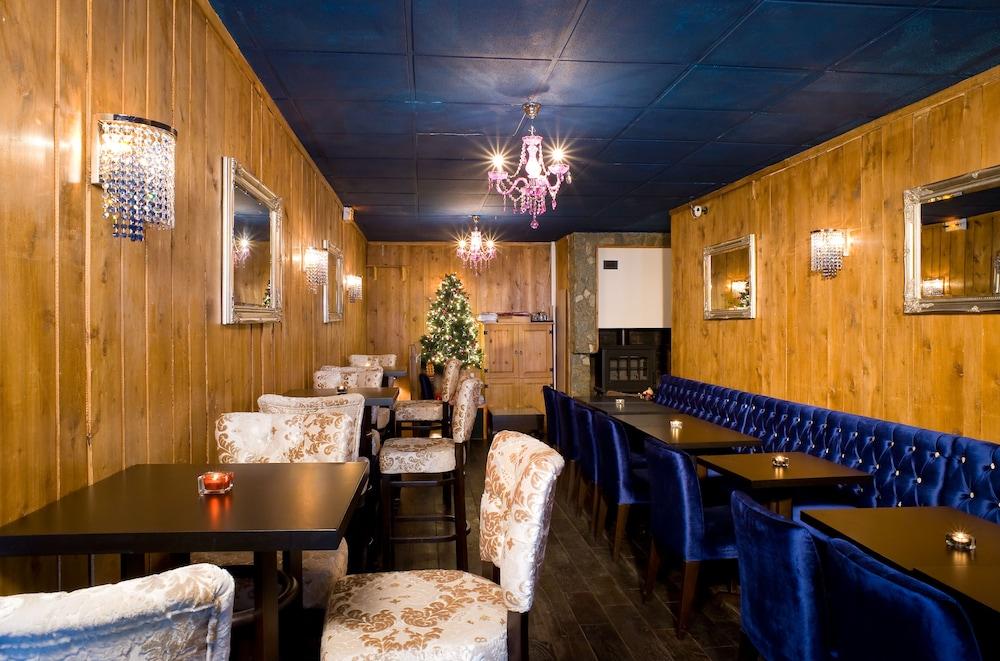 restaurant-cafeteria