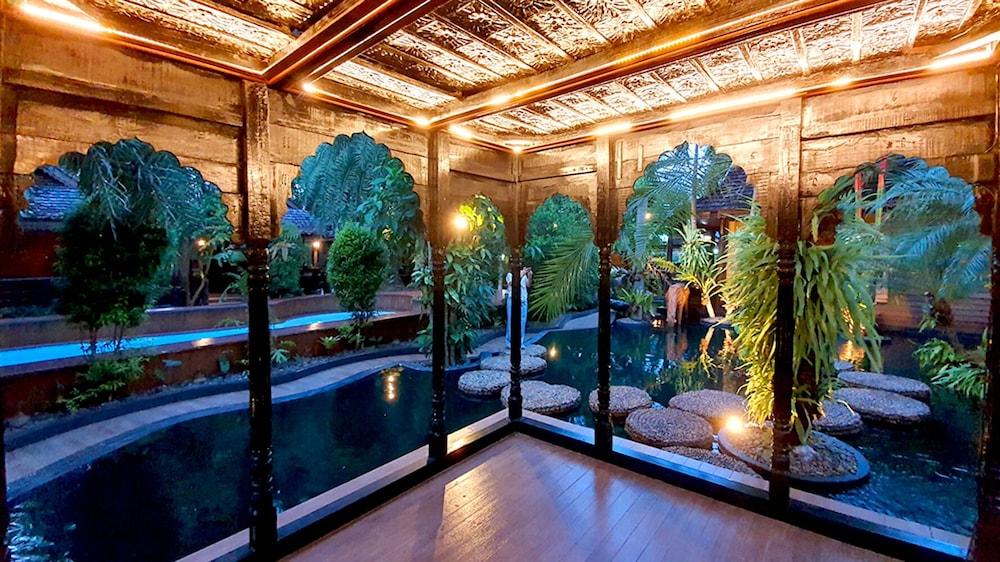 swimming pool spa