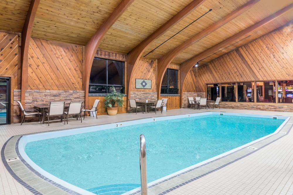 swimming pool spa