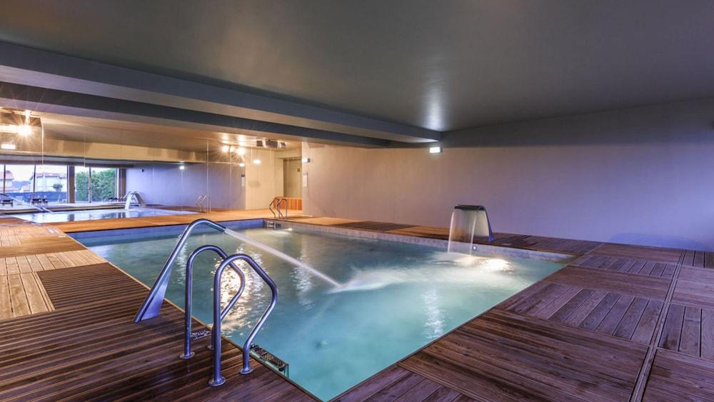 swimming pool spa