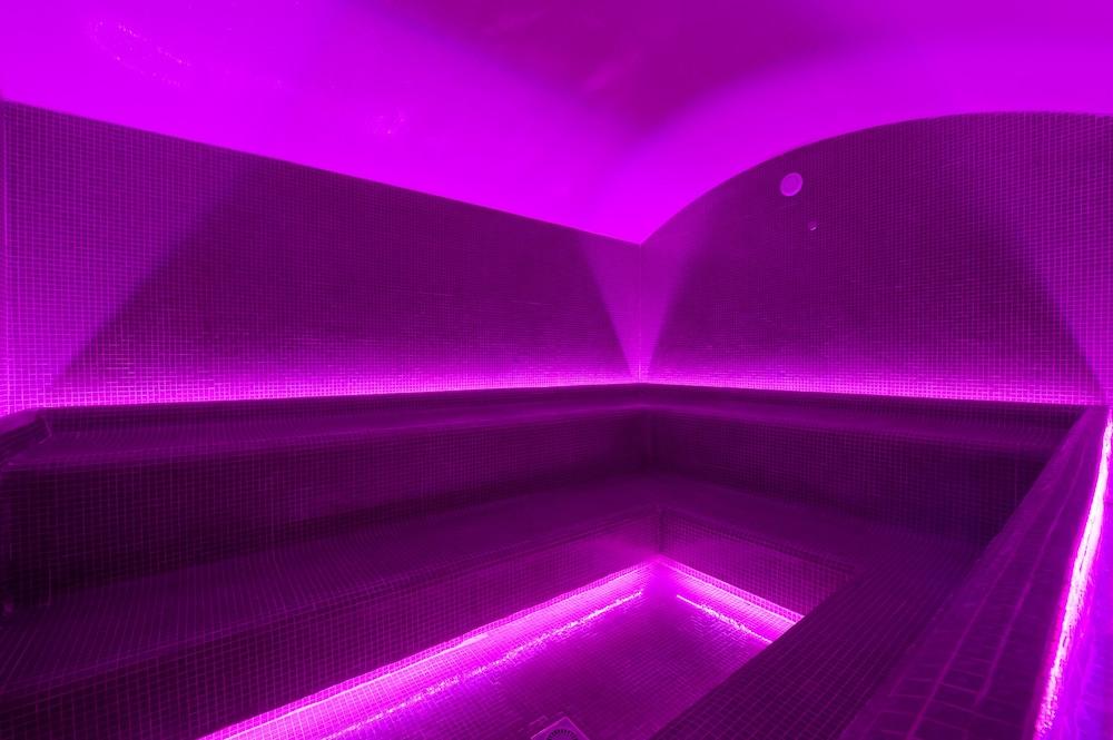 swimming pool spa