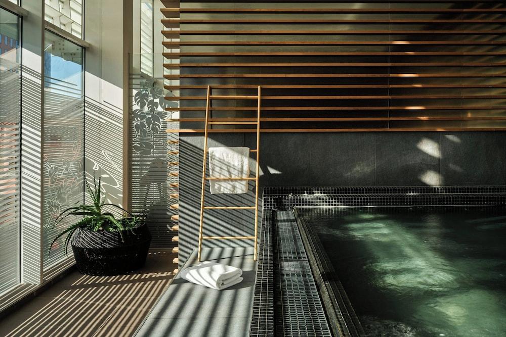 swimming pool spa