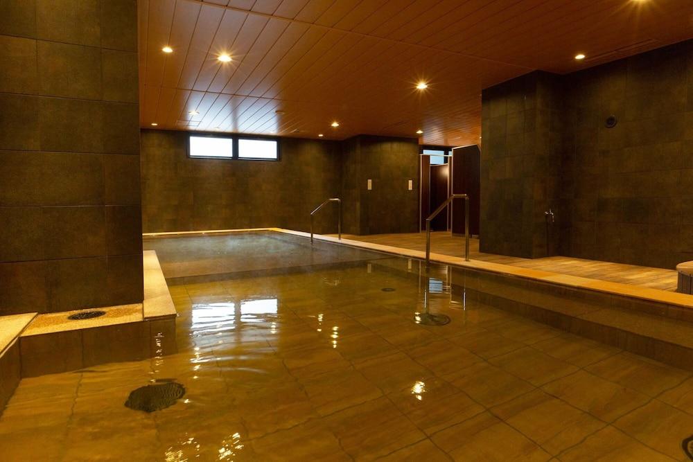 swimming pool spa