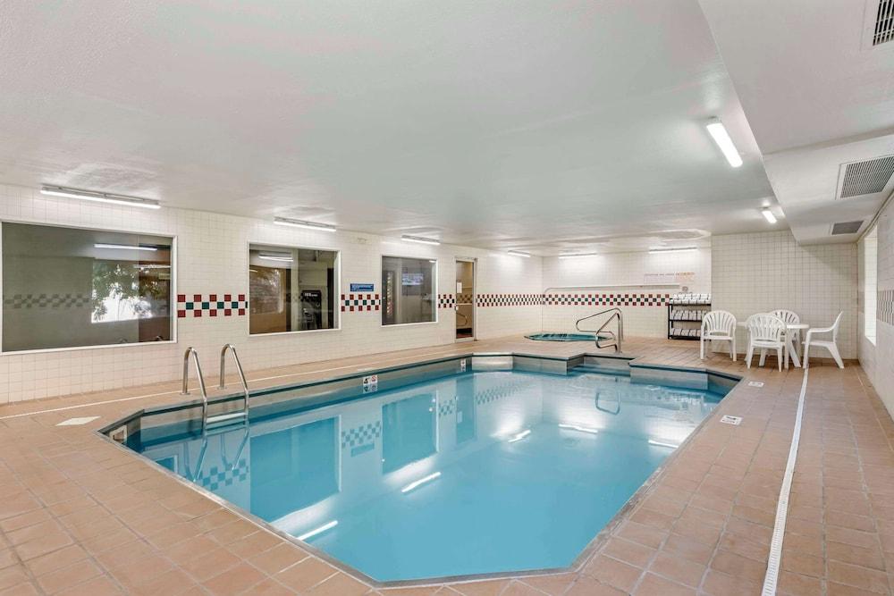 swimming pool spa