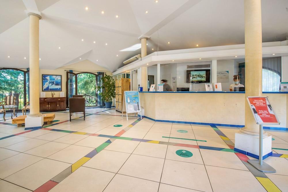 lobby