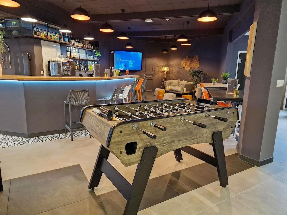 restaurant cafeteria