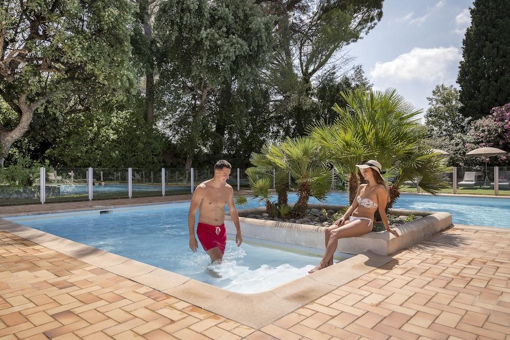 swimming pool spa