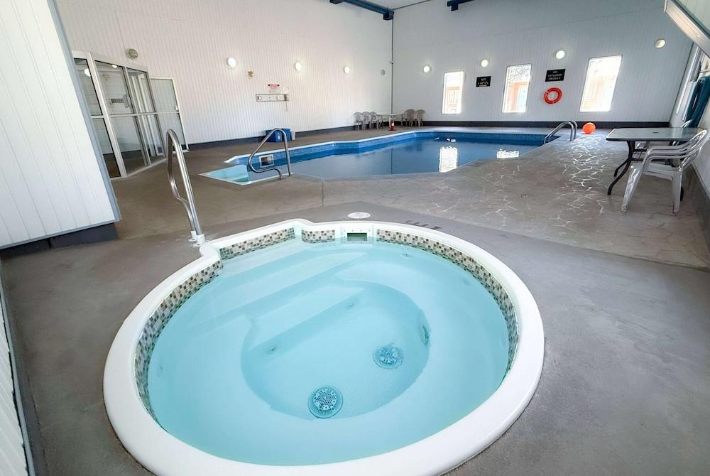 swimming pool spa