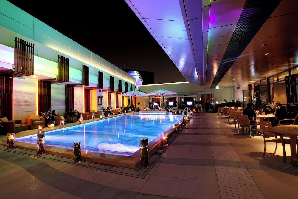 swimming pool spa