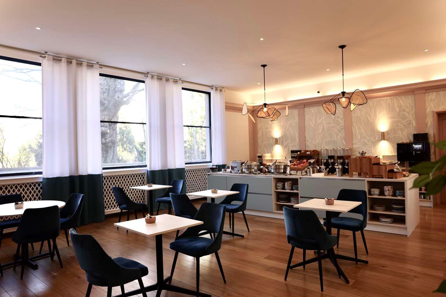 restaurant cafeteria