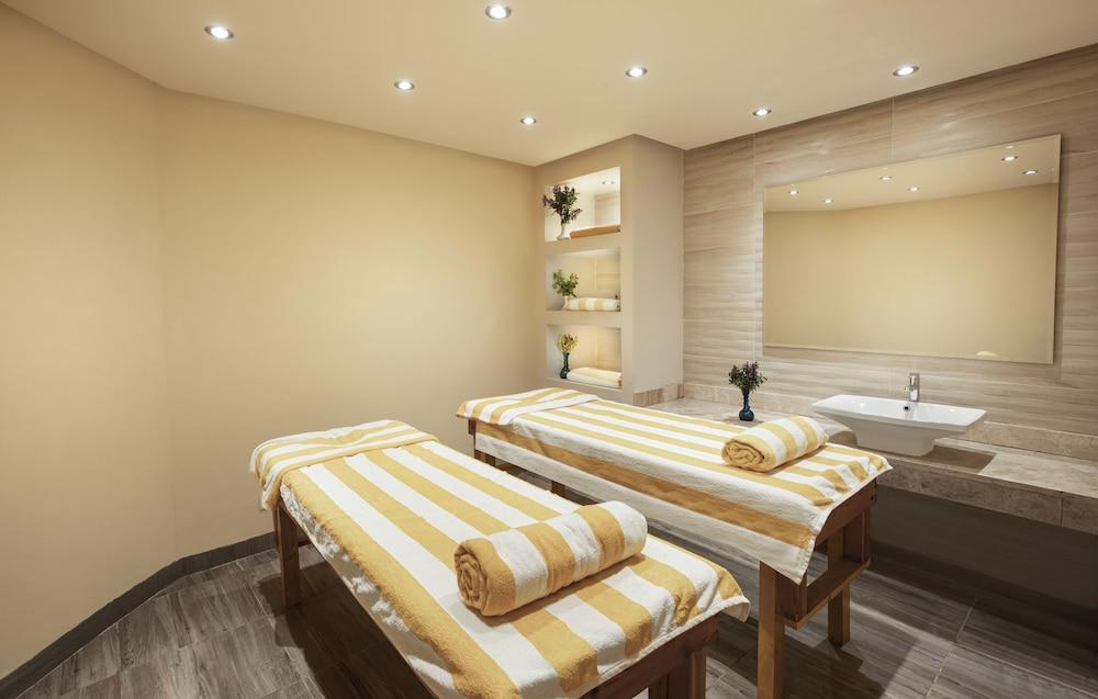 swimming pool spa