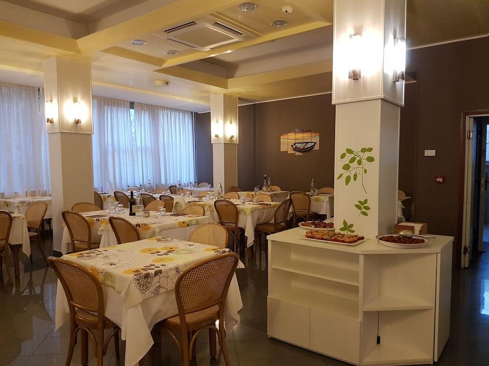 restaurant-cafeteria