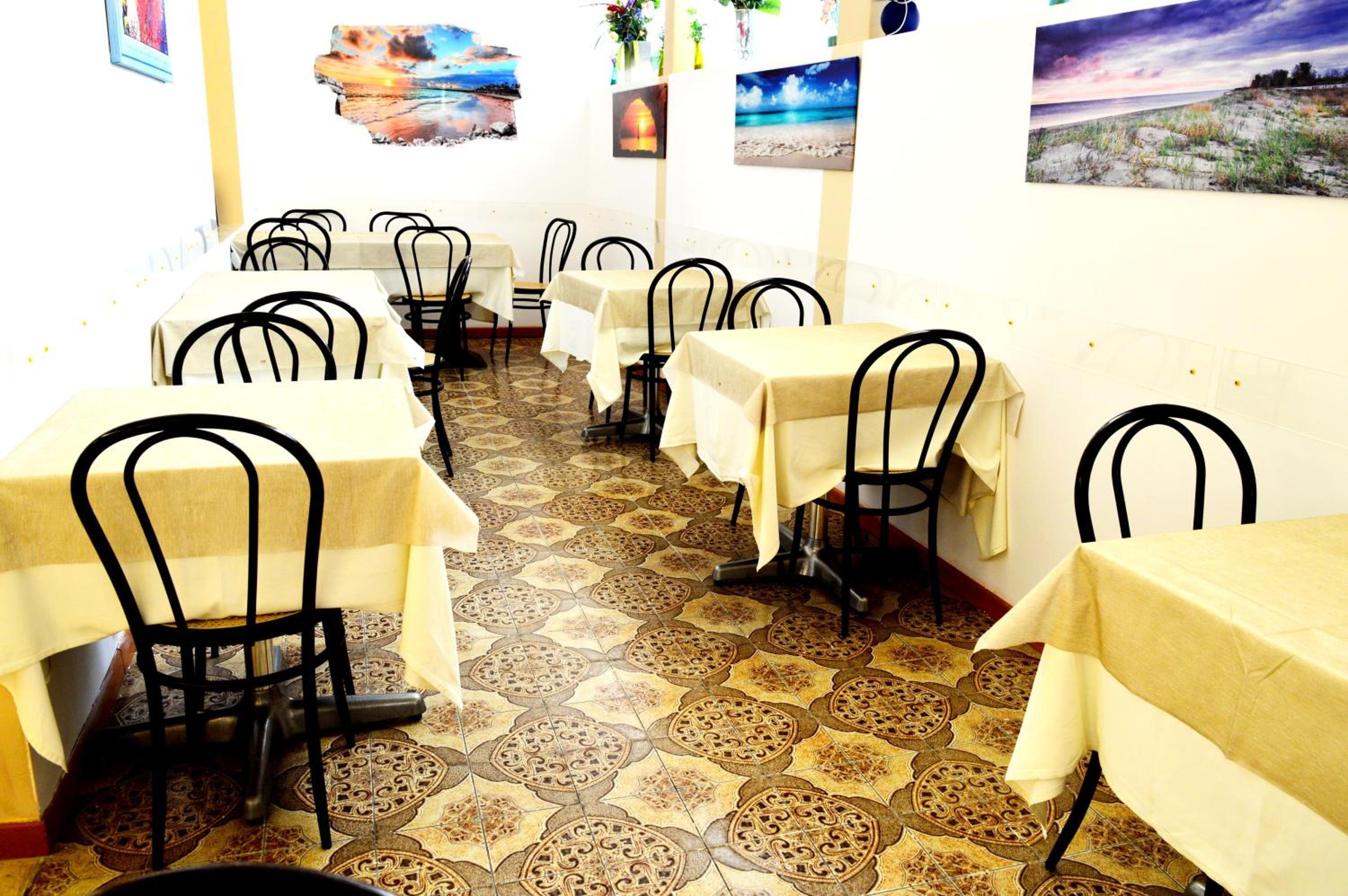restaurant cafeteria