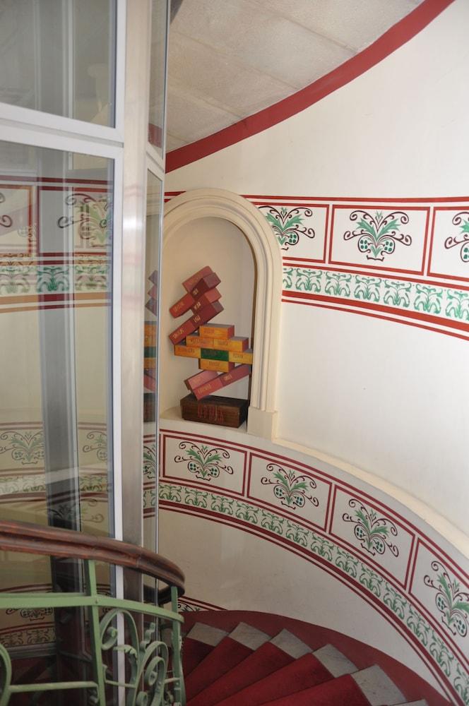 lobby