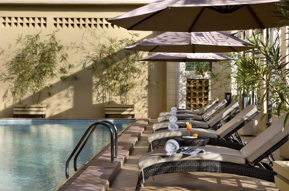 swimming pool spa