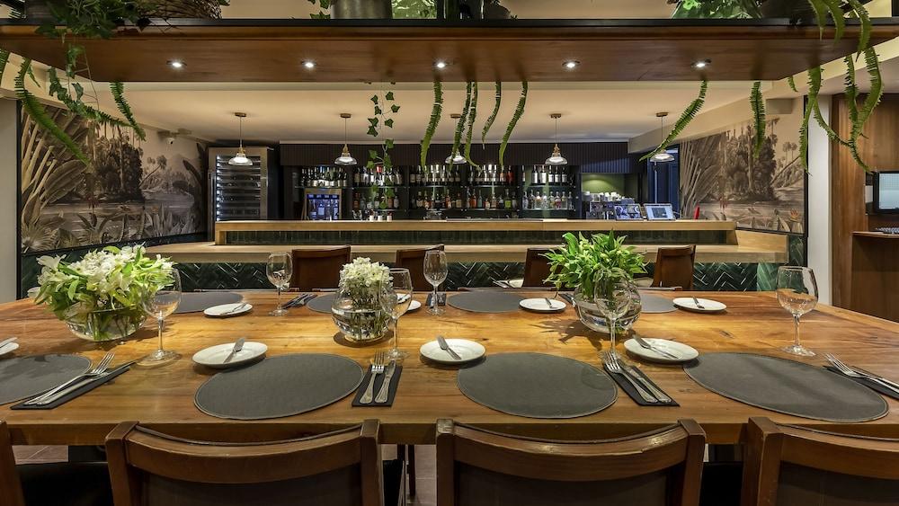 restaurant cafeteria