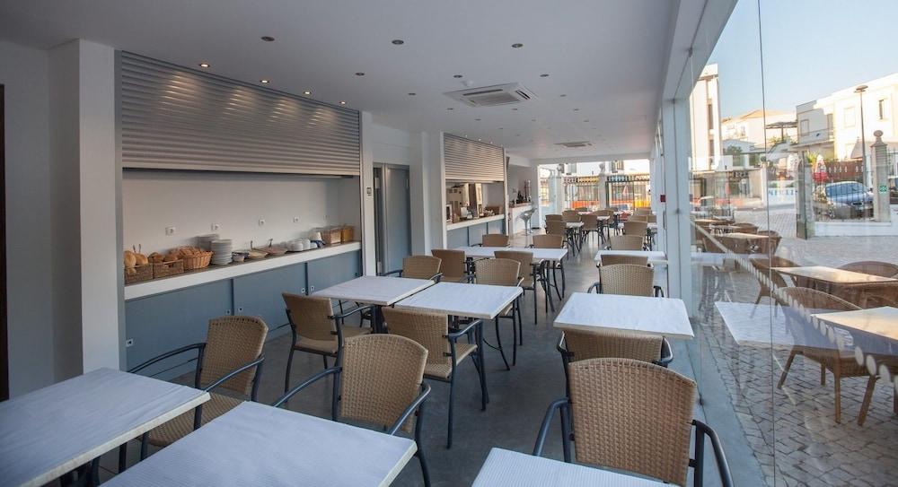 restaurant-cafeteria