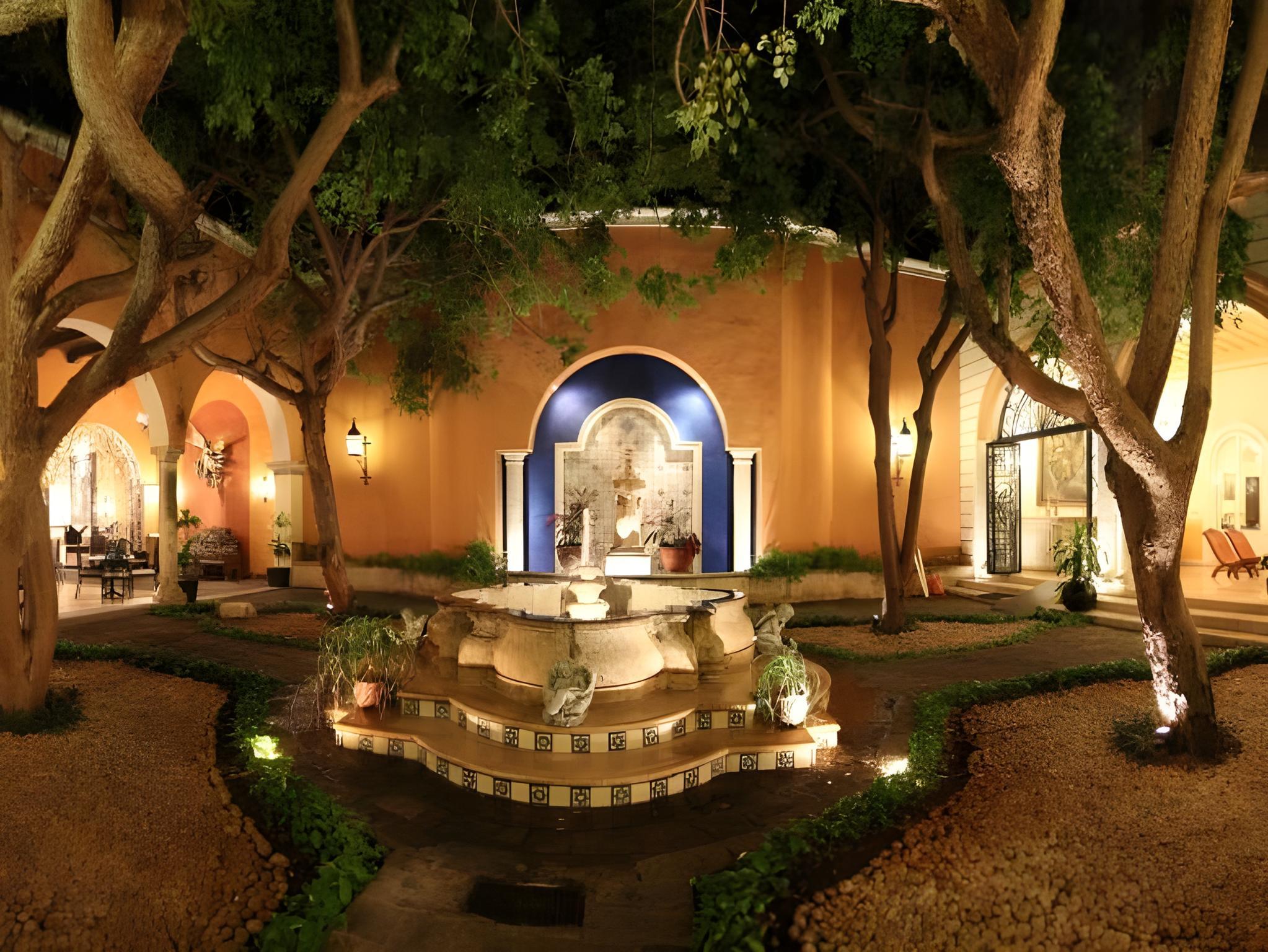 restaurant cafeteria