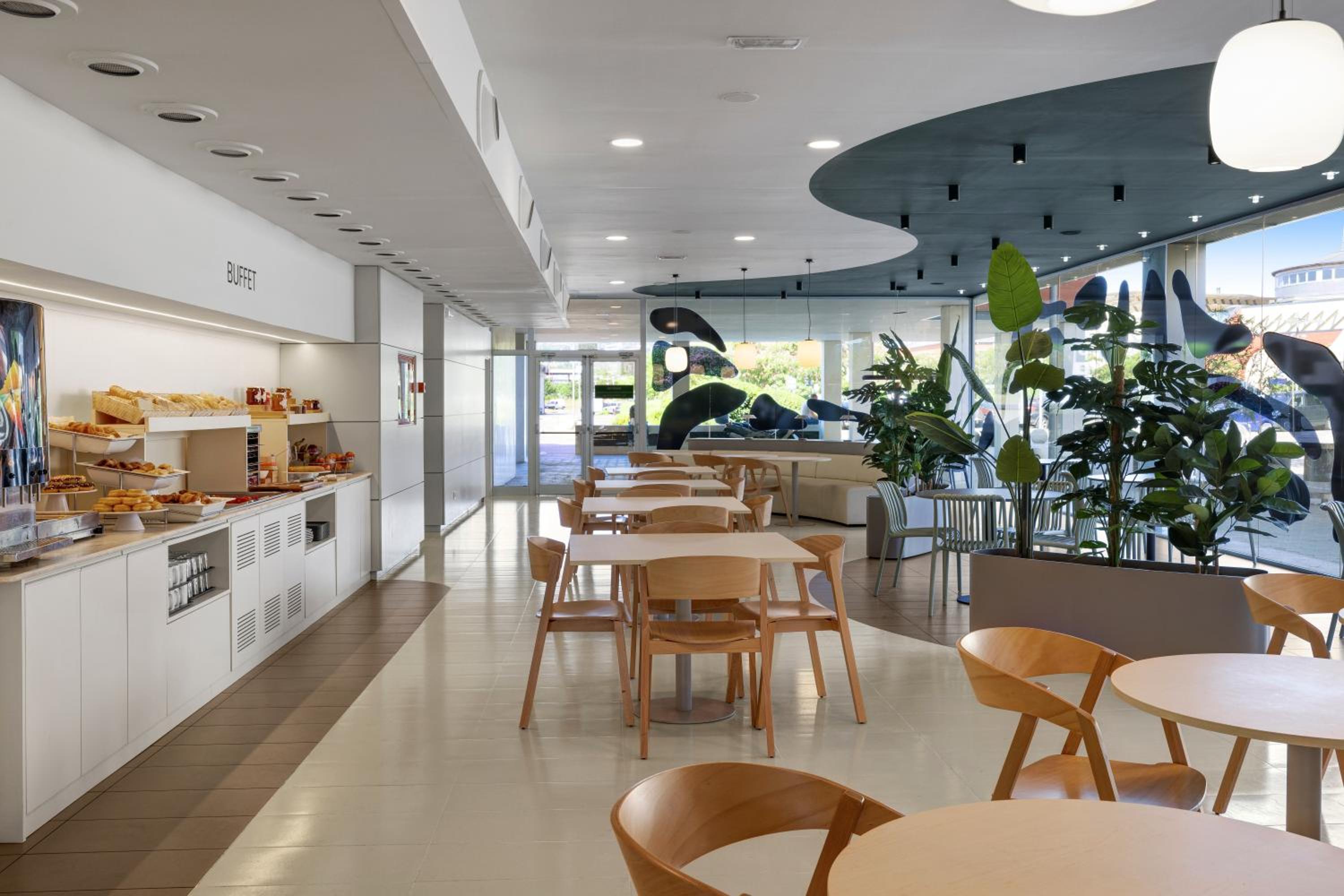 restaurant cafeteria