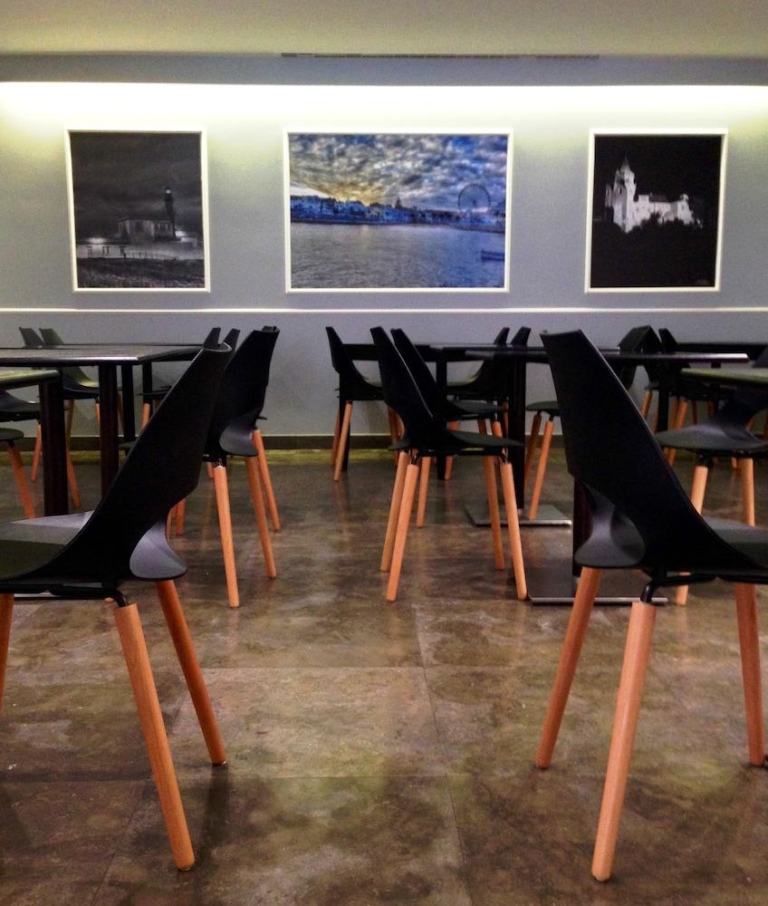 restaurant-cafeteria