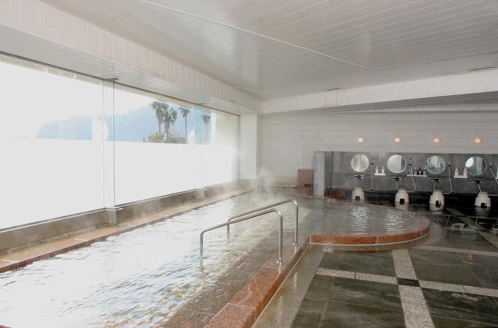 swimming pool spa