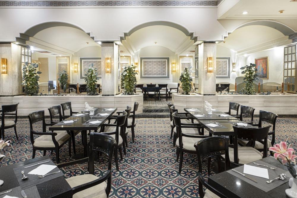 restaurant cafeteria